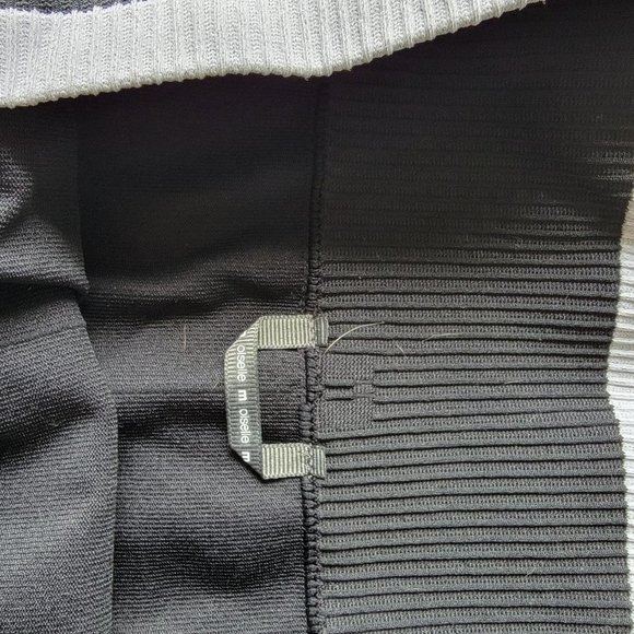 Oiselle Seamless Racer Shorts - Picture 2 of 2